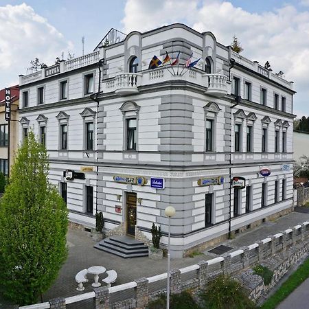 Hotel Cade Pisek  Bagian luar foto