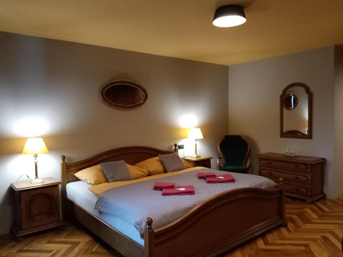 Hotel Cade Pisek  Bagian luar foto