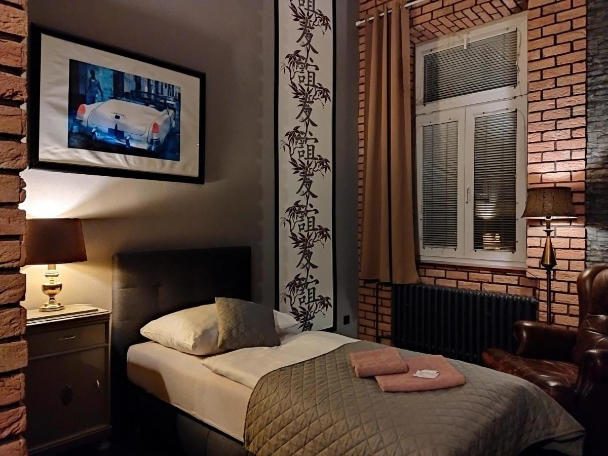 Hotel Cade Pisek  Bagian luar foto