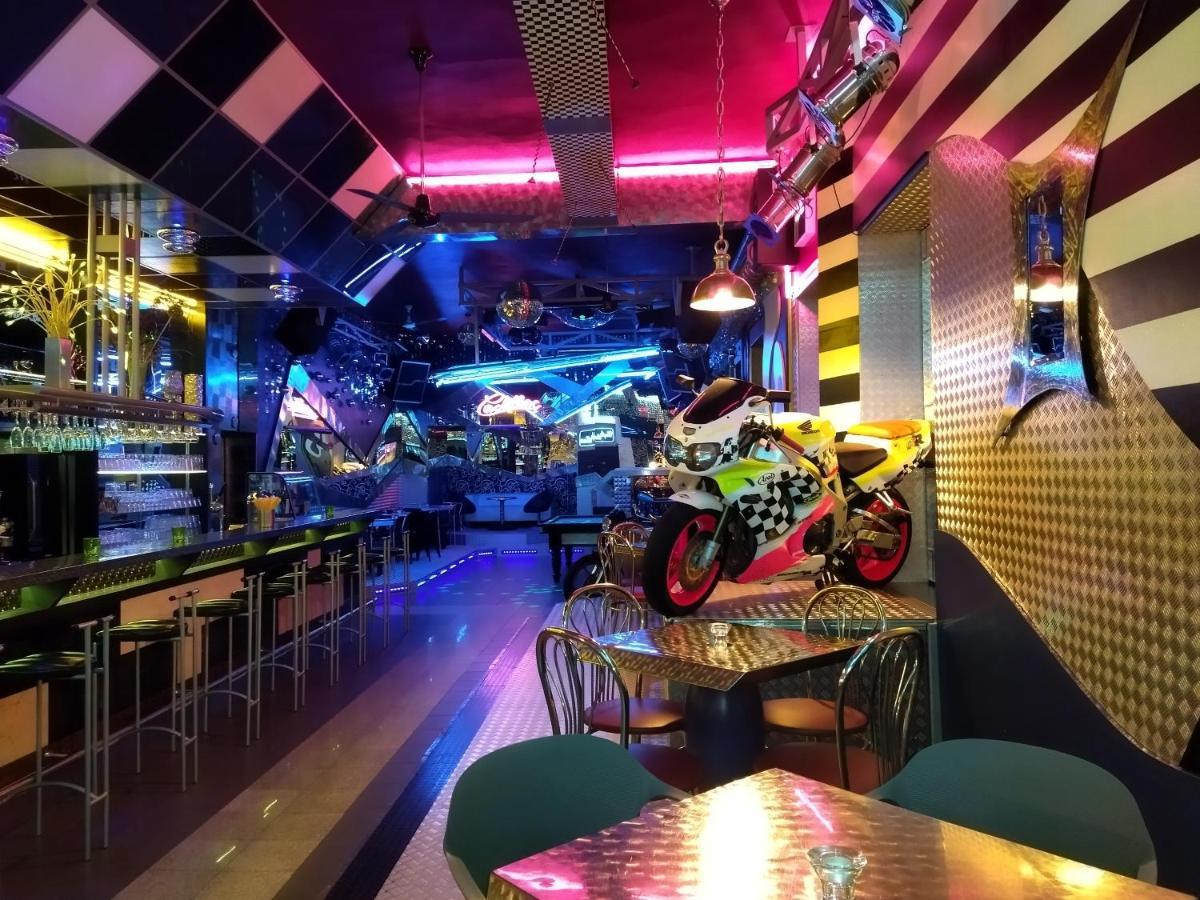 Hotel Cade Pisek  Bagian luar foto