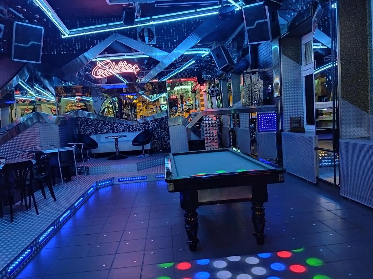 Hotel Cade Pisek  Bagian luar foto