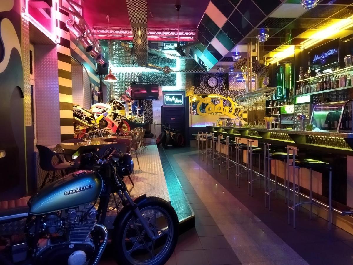 Hotel Cade Pisek  Bagian luar foto