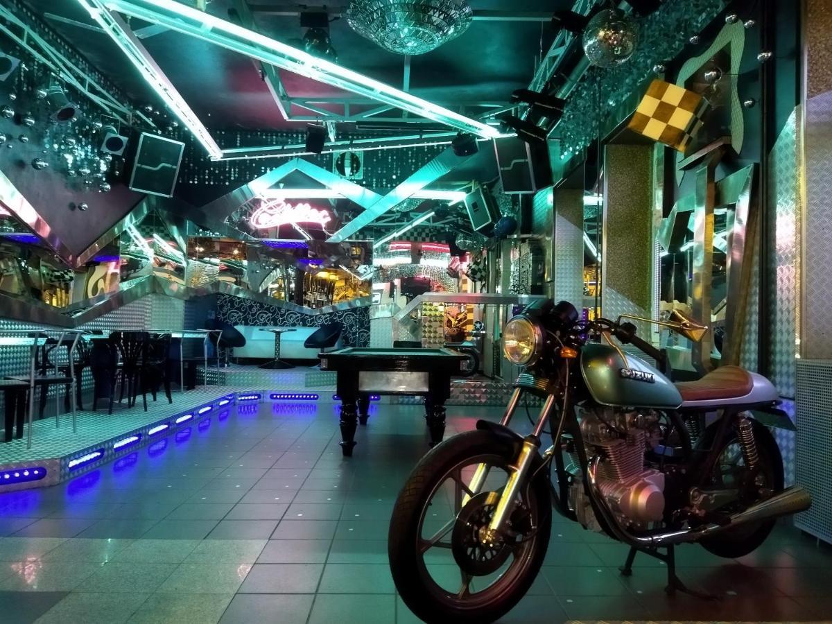 Hotel Cade Pisek  Bagian luar foto