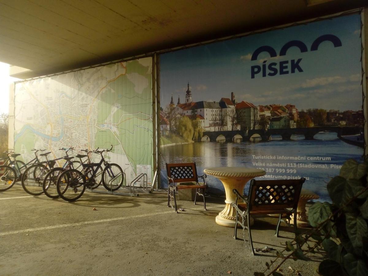 Hotel Cade Pisek  Bagian luar foto