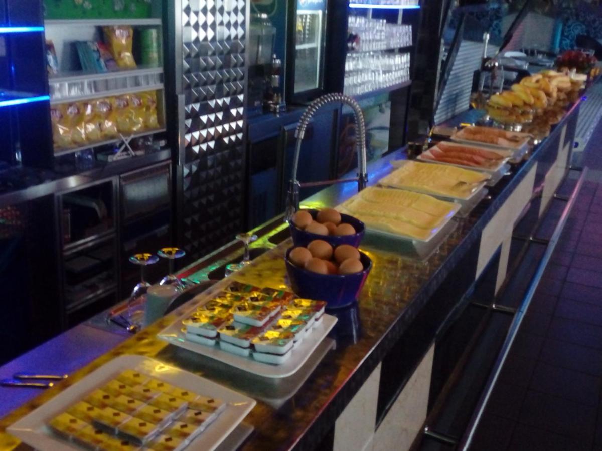 Hotel Cade Pisek  Bagian luar foto
